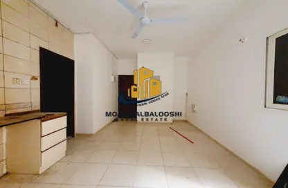 Apartment - 1 Bathroom for rent in Muwaileh Commercial - Sharjah