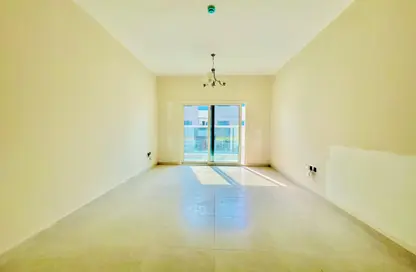 Apartment - 1 Bedroom - 1 Bathroom for rent in Muwailih Building - Muwaileh - Sharjah