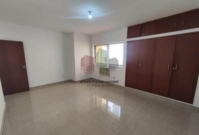 Apartment for Rent in Muraijeb Tower: Hot Deal | Wardrobes | Near WTC ...