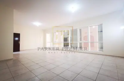 Apartment - 3 Bedrooms - 4 Bathrooms for rent in Hamdan Street - Abu Dhabi