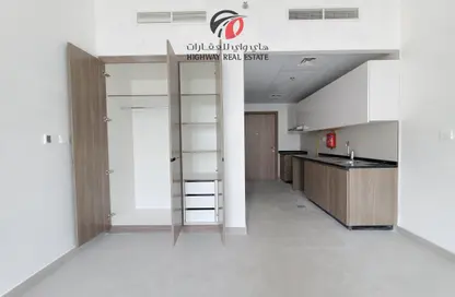 Apartment - 1 Bathroom for rent in Constance - Al Warsan 4 - Al Warsan - Dubai