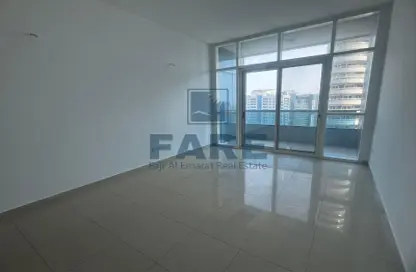 Apartment - 3 Bedrooms - 4 Bathrooms for sale in Beach Tower 2 - Al Khan Lagoon - Al Khan - Sharjah