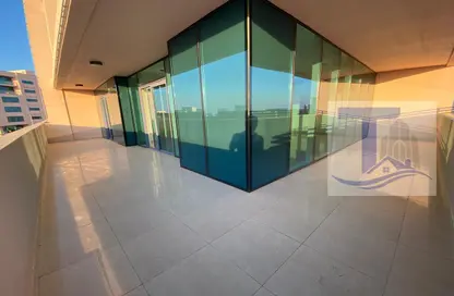 Apartment - 4 Bedrooms - 5 Bathrooms for rent in The Marina - Abu Dhabi