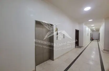 Apartment - 2 Bedrooms - 2 Bathrooms for rent in Al Dafeinah - Asharej - Al Ain