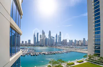 Apartment - 2 Bedrooms - 3 Bathrooms for sale in Marina Vista - EMAAR Beachfront - Dubai Harbour - Dubai