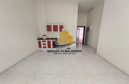 Apartment - 1 Bathroom for rent in Muwaileh Commercial - Sharjah