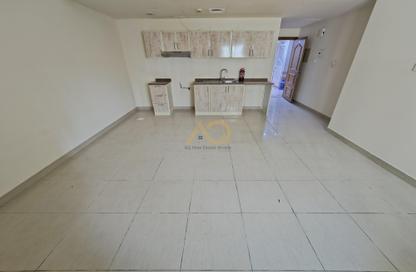 Apartment - 1 Bathroom for rent in Al Hafeet Tower 8 - Al Nahda - Sharjah