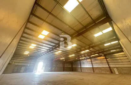 Warehouse - Studio for rent in Dubai Investment Park (DIP) - Dubai