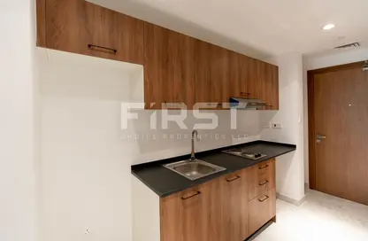 Apartment - 1 Bathroom for sale in Oasis 1 - Oasis Residences - Masdar City - Abu Dhabi