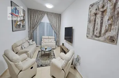 Apartment - 3 Bedrooms - 3 Bathrooms for rent in Al Khan - Sharjah