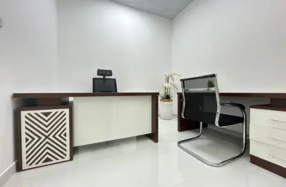 Office Space - Studio - 1 Bathroom for rent in Red Avenue - Al Garhoud - Dubai