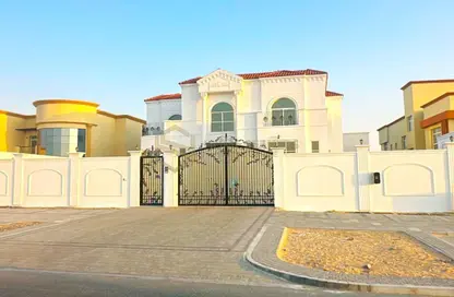 Villa - 5 Bedrooms - 6 Bathrooms for rent in Madinat Al Riyad - Abu Dhabi