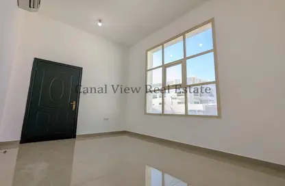 Apartment - 1 Bathroom for rent in Complex 16 - Khalifa City - Abu Dhabi