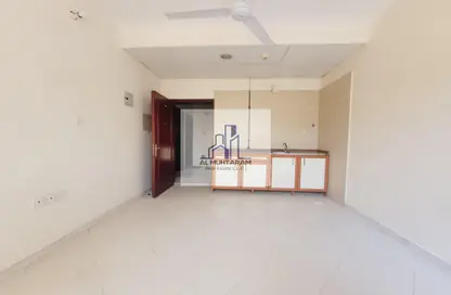 Apartment - 1 Bathroom for rent in Fire Station Road - Muwaileh - Sharjah