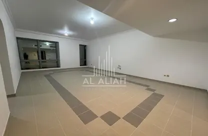 شقة - 2 غرف نوم - 4 حمامات للايجار في الدانه - أبوظبي