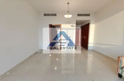 Apartment - 3 Bedrooms - 5 Bathrooms for rent in Marina Village - Abu Dhabi