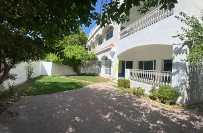 Villa - 4 Bedrooms - 5 Bathrooms for rent in Umm Suqeim 1 - Umm Suqeim - Dubai