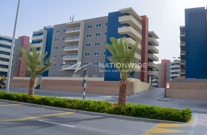 Apartment - 3 Bedrooms - 4 Bathrooms for sale in Tower 13 - Al Reef Downtown - Al Reef - Abu Dhabi