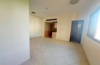 Apartment - 1 Bathroom for rent in Al Nabba - Sharjah