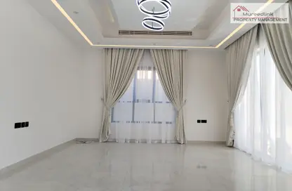 Apartment - 4 Bedrooms - 5 Bathrooms for rent in Al Muroor Tower - Muroor Area - Abu Dhabi