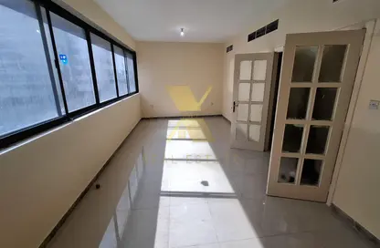 Apartment - 3 Bedrooms - 3 Bathrooms for rent in Airport Road - Abu Dhabi