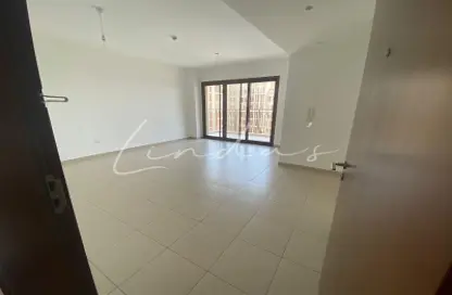 Apartment - 3 Bedrooms for rent in Zahra Apartments 2A - Zahra Apartments - Town Square - Dubai