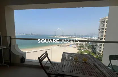 Apartment - 1 Bedroom - 2 Bathrooms for rent in Al Msalli - Shoreline Apartments - Palm Jumeirah - Dubai