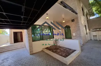 Villa - 4 Bedrooms - 4 Bathrooms for rent in Al Khalidiya - Abu Dhabi