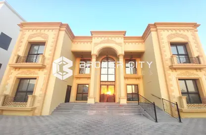 Villa - 6 Bedrooms for rent in Madinat Al Riyad - Abu Dhabi