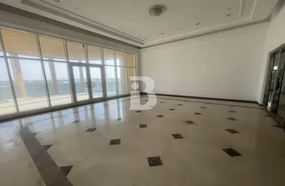 Retail - Studio - 1 Bathroom for rent in Churchill Executive Tower - Churchill Towers - Business Bay - Dubai