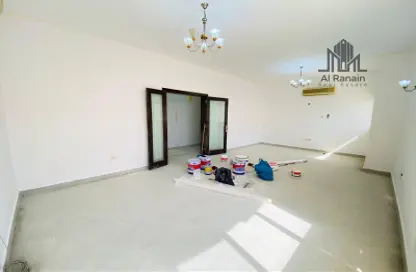 Apartment - 2 Bedrooms - 2 Bathrooms for rent in Hai Hazza Mousque - Al Mutarad - Al Ain