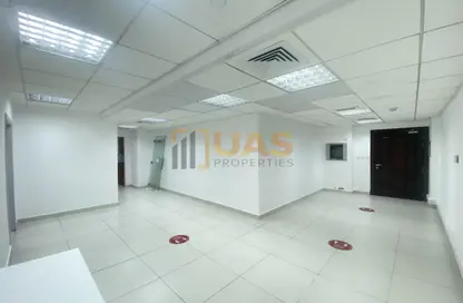 Office Space - Studio - 1 Bathroom for rent in Blue Tower - Sheikh Zayed Road - Dubai