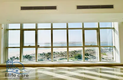 Apartment - 3 Bedrooms - 4 Bathrooms for rent in Landmark Tower - Corniche Road - Abu Dhabi