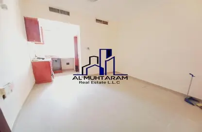 Apartment - 1 Bathroom for rent in SG Muwaileh Building - Muwaileh - Sharjah