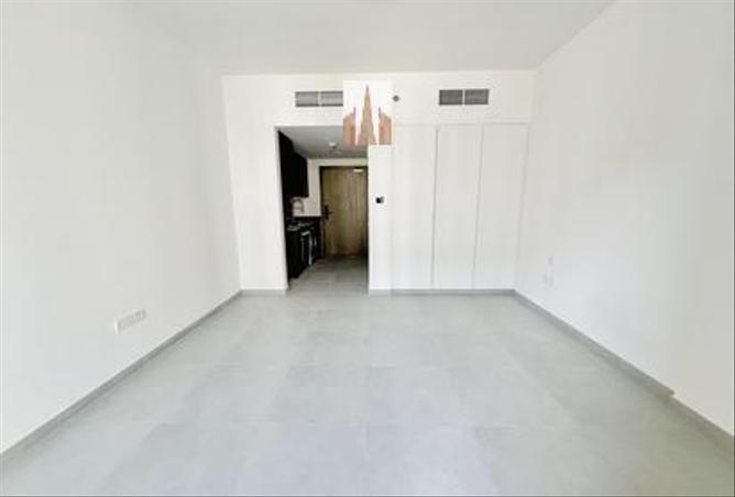 Apartment - 1 Bathroom for rent in Tiraz 2 - Aljada - Sharjah