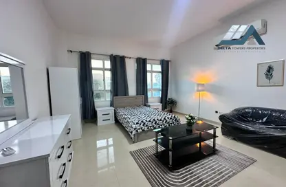 Apartment - 1 Bathroom for rent in Villa Compound - Khalifa City - Abu Dhabi