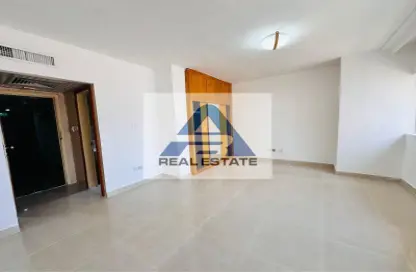 Apartment - 1 Bathroom for rent in Hamdan Street - Abu Dhabi