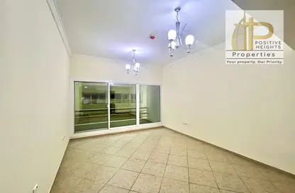 Apartment - 1 Bedroom - 1 Bathroom for rent in Metro Building - Al Barsha 1 - Al Barsha - Dubai