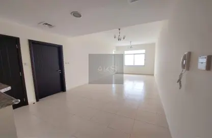 Apartment - 1 Bedroom - 2 Bathrooms for rent in Mazaya 25 - Queue Point - Dubai Land - Dubai