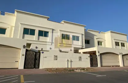 Villa - 4 Bedrooms - 5 Bathrooms for rent in Airport Road Area - Al Garhoud - Dubai