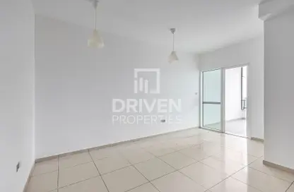 Apartment - 1 Bedroom - 2 Bathrooms for sale in Marina Pinnacle - Dubai Marina - Dubai