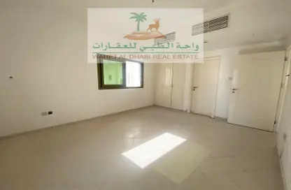 Apartment - 1 Bedroom - 1 Bathroom for rent in Crystal Plaza - Al Majaz 1 - Al Majaz - Sharjah