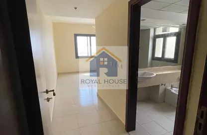 Apartment - 2 Bedrooms - 3 Bathrooms for sale in Al Mamzar - Al Mamzar - Sharjah - Sharjah