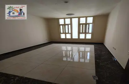 Apartment - 2 Bedrooms - 3 Bathrooms for rent in Al Qulaya'ah - Al Sharq - Sharjah