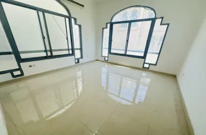 Villa - 1 Bedroom - 1 Bathroom for rent in Al Muroor Building - Sultan Bin Zayed the First Street - Muroor Area - Abu Dhabi