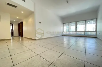 Apartment - 2 Bedrooms - 2 Bathrooms for rent in Hamdan Street - Abu Dhabi