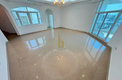 Villa - 4 Bedrooms - 4 Bathrooms for rent in Umm Suqeim 2 Villas - Umm Suqeim 2 - Umm Suqeim - Dubai