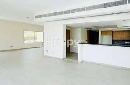 Villa - 4 Bedrooms - 5 Bathrooms for rent in Legacy - Jumeirah Park - Dubai