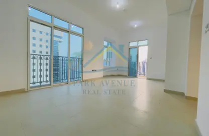 Apartment - 2 Bedrooms - 4 Bathrooms for rent in Hamdan Street - Abu Dhabi