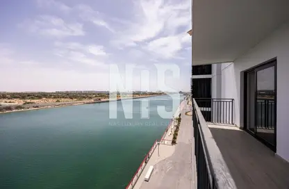 Apartment - 2 Bedrooms - 2 Bathrooms for sale in Waters Edge - Yas Island - Abu Dhabi